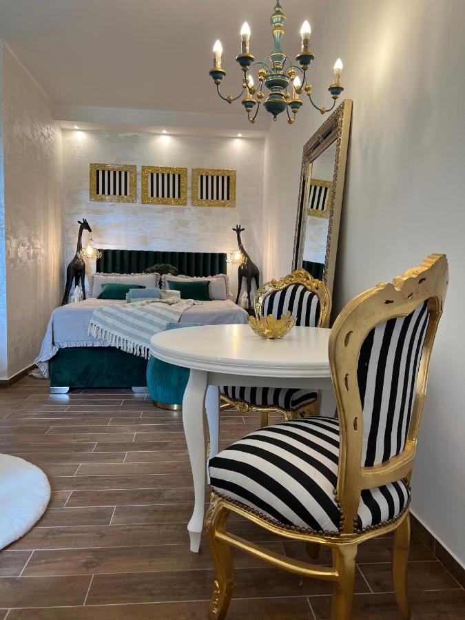 La Dolce Vita Luxury II Apartments With Best Free Private Parking In Center Pola Esterno foto