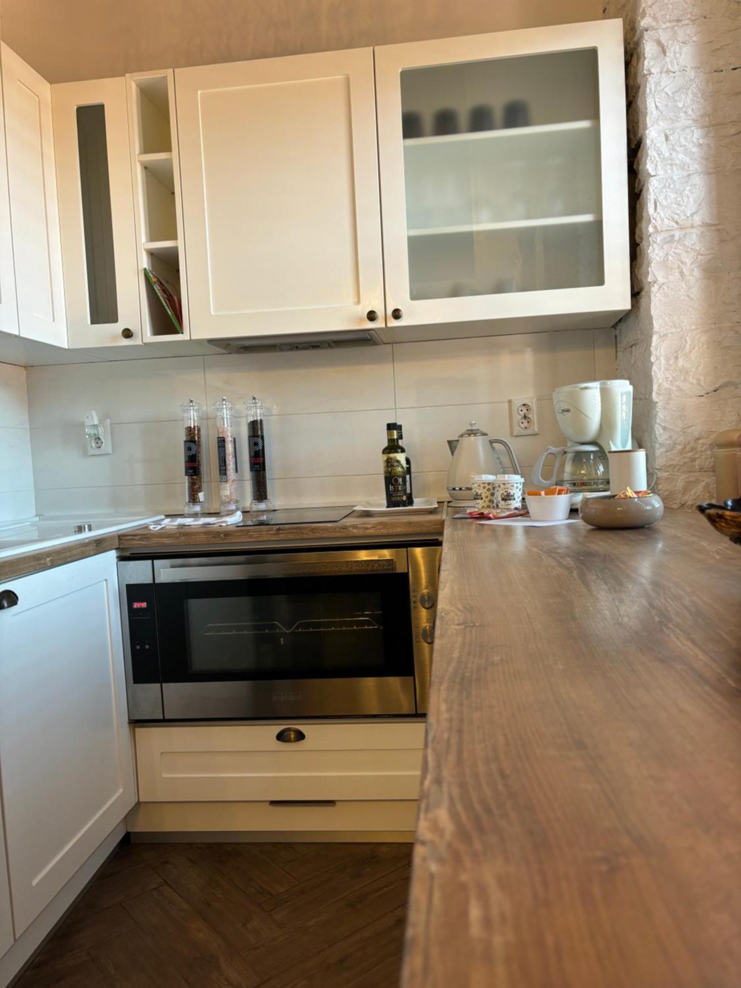 La Dolce Vita Luxury II Apartments With Best Free Private Parking In Center Pola Esterno foto